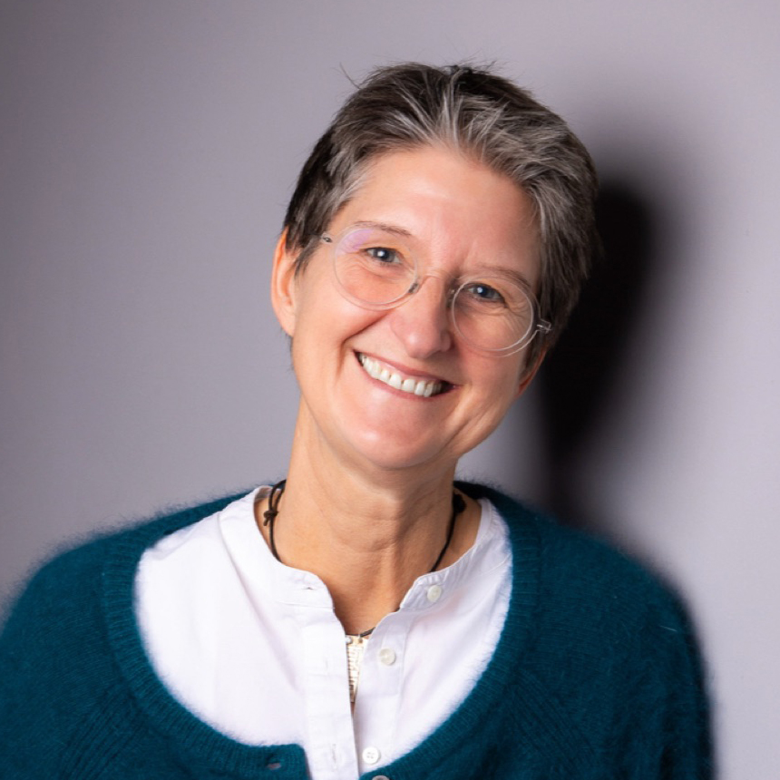 Dr. med. Angela Roos